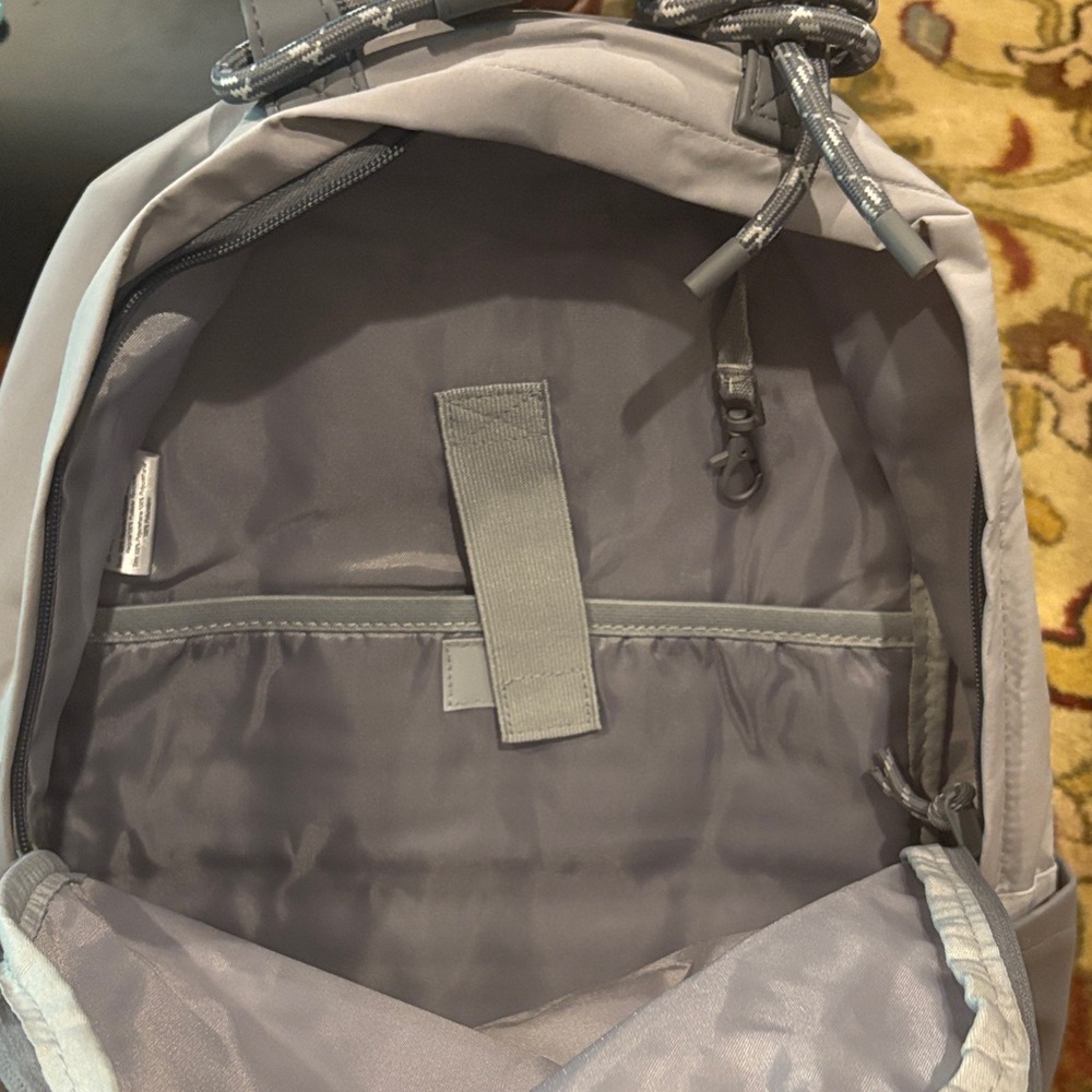 Thirty-One Stylish Gray Backpack - Picture 3 of 5